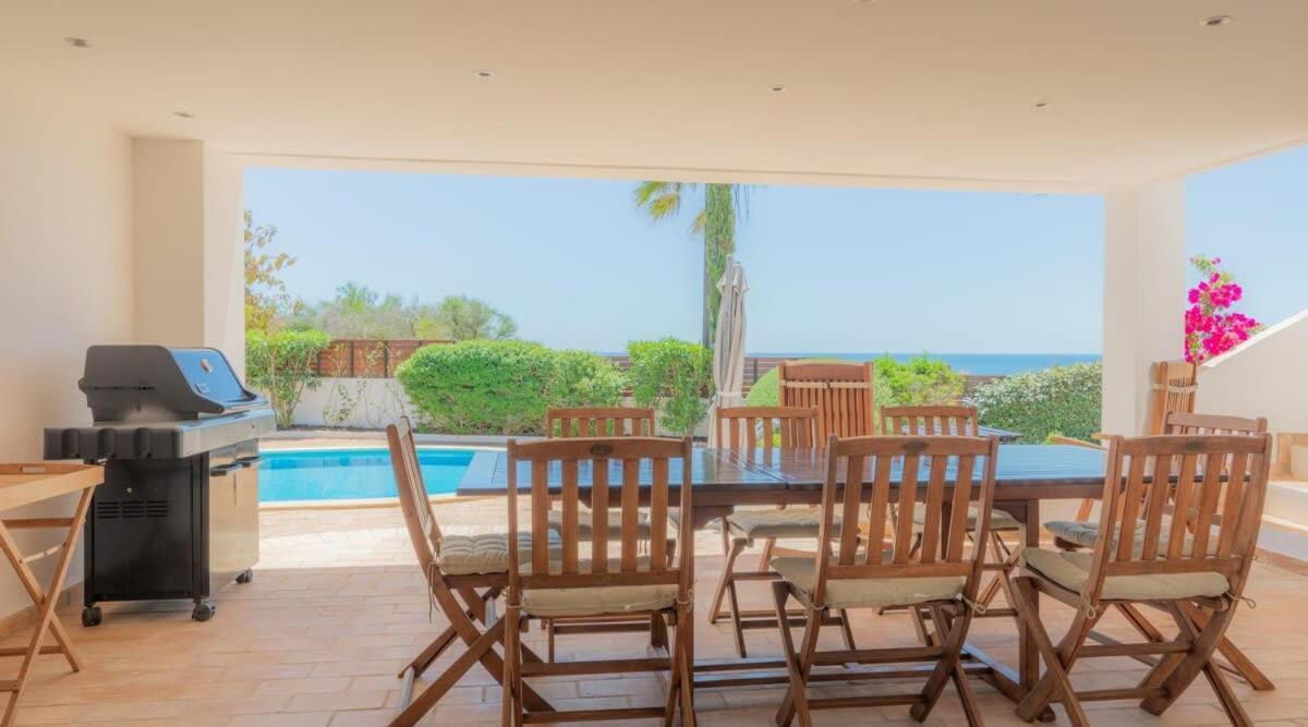 Villa Prado - Beautiful Beachfront Villa Albufeira Extérieur photo