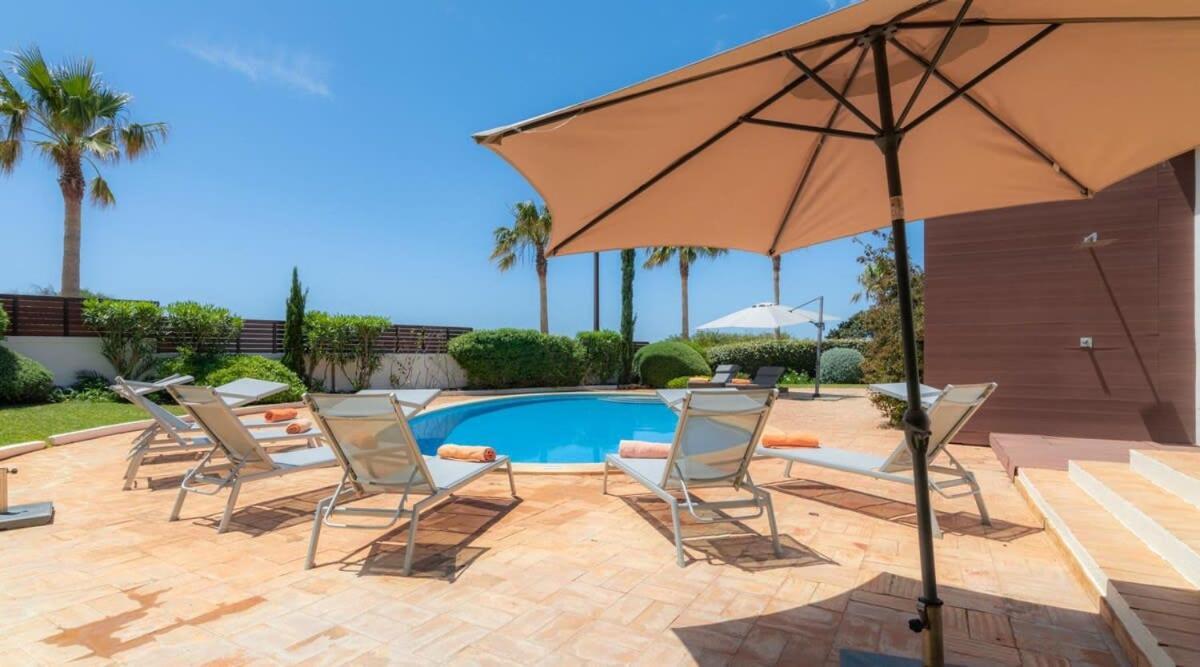 Villa Prado - Beautiful Beachfront Villa Albufeira Extérieur photo