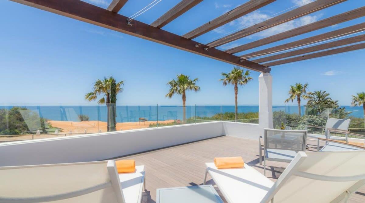 Villa Prado - Beautiful Beachfront Villa Albufeira Extérieur photo